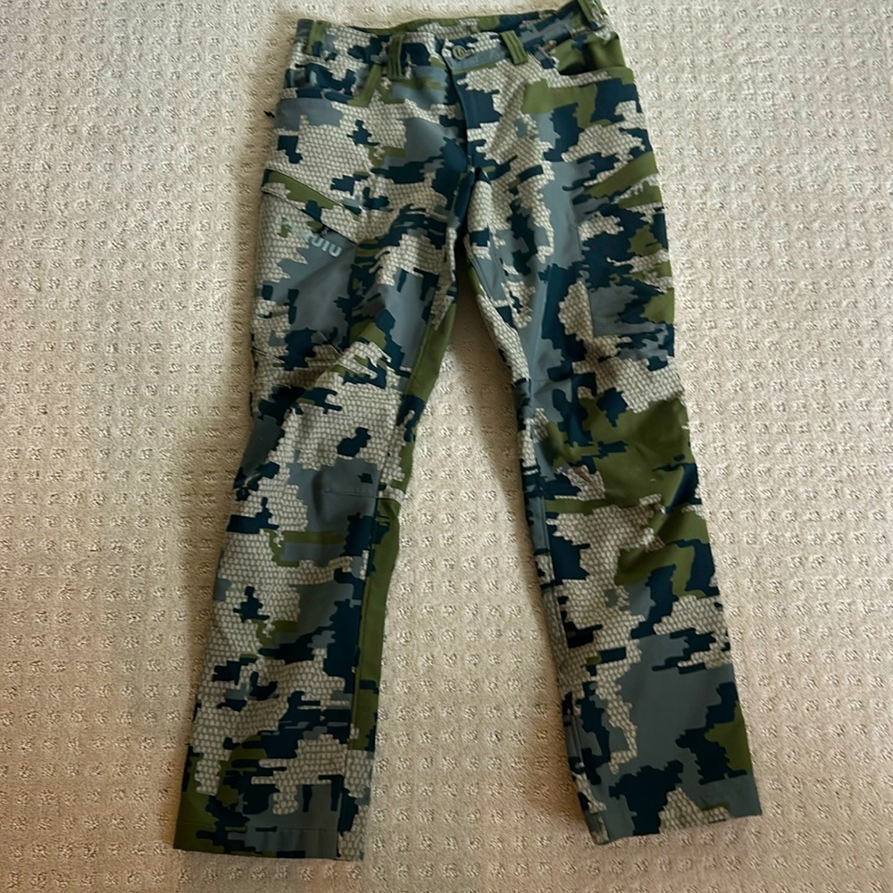 Kuiu Attack Pants 34R (aka 34x32), verde, LNWOT.